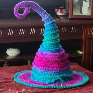 Twisted hat